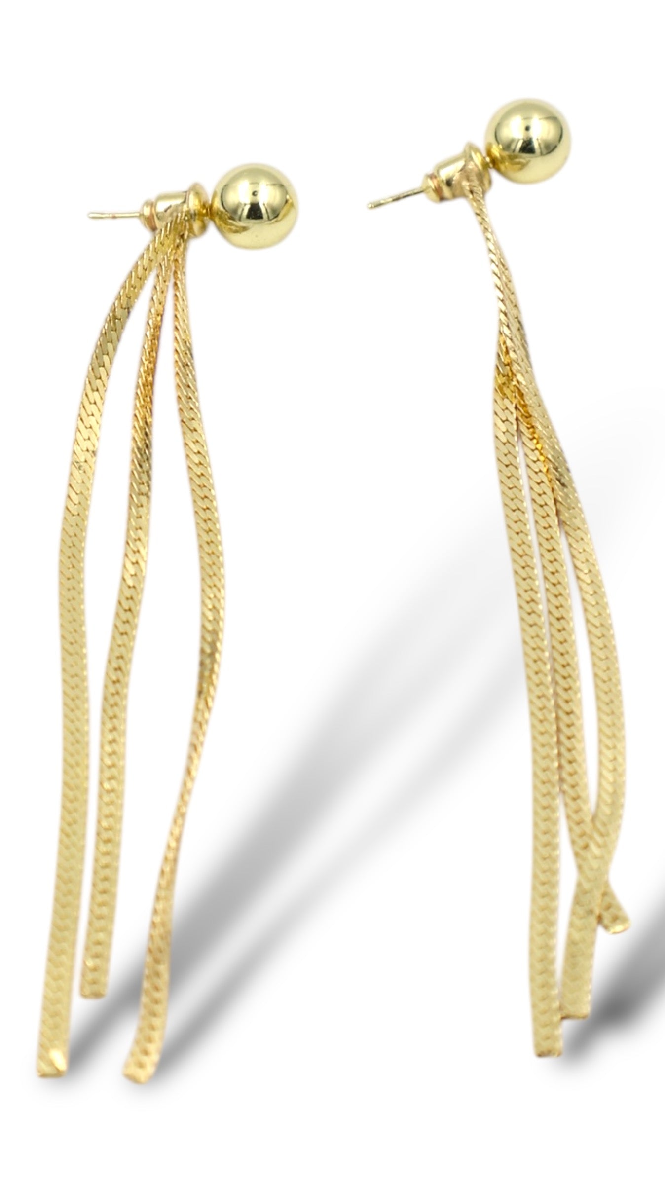 Gold Chain Tassel Earrings – Elegant and Minimalist Statement